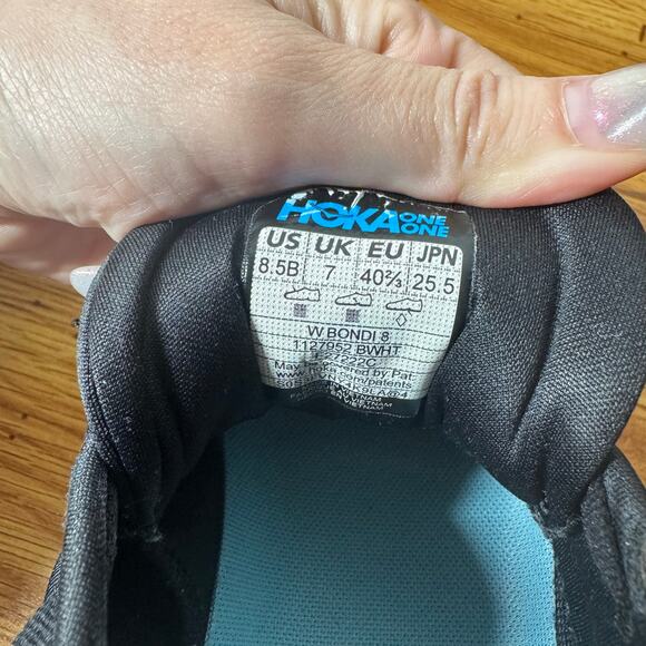 HOKA Bondi 8 Sneaker Women 8.5B Black White 1127952 BWHT Running Walking Spring - Picture 3 of 13